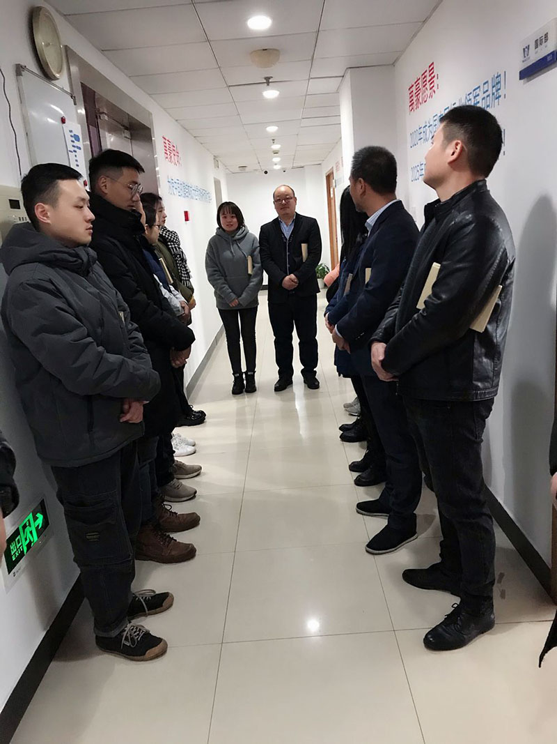 萬豪空間結構福利：給威海經(jīng)貿交流中心項目施工部經(jīng)理現(xiàn)金獎勵