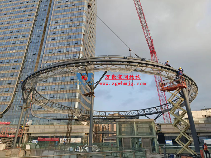 明宇廣場6號地塊商業(萬達廣場)改造項目鋼膜結構ETFE蓋頂天幕工程火熱施工中 明宇廣場6號地塊商業(萬達廣場)改造項目鋼膜結構ETFE蓋頂天幕工程火熱施工中