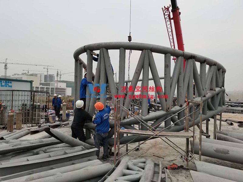 四川南充電影學(xué)院景觀膜結(jié)構(gòu)工程位于四川省南充市，此工程由寧波萬(wàn)豪空間結(jié)構(gòu)工程有限公司承建。  四川南充電影學(xué)院景觀膜結(jié)構(gòu)工程  四川南充電影學(xué)院景觀膜結(jié)構(gòu)工程  四川南充電影學(xué)院景觀膜結(jié)構(gòu)工程  四川南充電影學(xué)院景觀膜結(jié)構(gòu)工程  四川南充電影學(xué)院景觀膜結(jié)構(gòu)工程  四川南充電影學(xué)院景觀膜結(jié)構(gòu)工程  四川南充電影學(xué)院景觀膜結(jié)構(gòu)工程  四川南充電影學(xué)院景觀膜結(jié)構(gòu)工程  四川南充電影學(xué)院景觀膜結(jié)構(gòu)工程  四川南充電影學(xué)院景觀膜結(jié)構(gòu)工程  四川南充電影學(xué)院景觀膜結(jié)構(gòu)工程