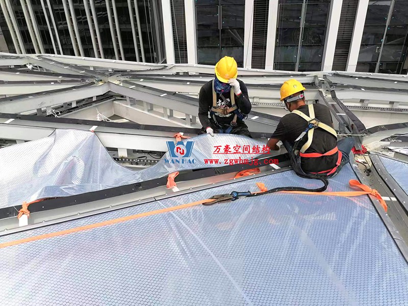 縱使烈日炎炎，腳步從未止歇！海南這個ETFE氣枕膜項目施工進度有最新消息