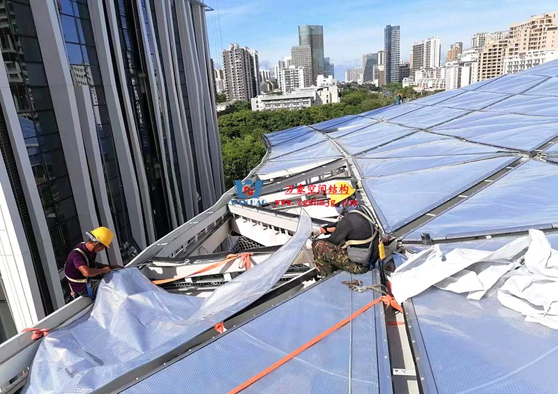 縱使烈日炎炎，腳步從未止歇！海南這個ETFE氣枕膜項目施工進度有最新消息