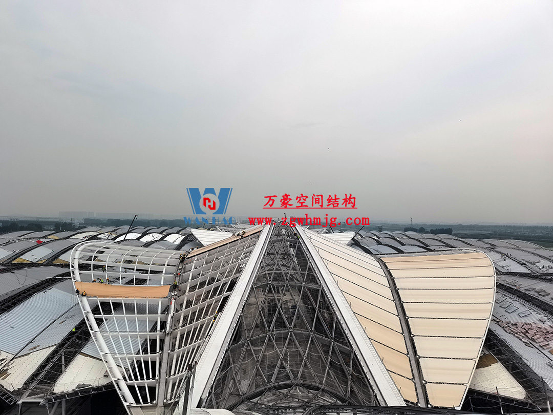 鄭州中原高鐵港數(shù)字展貿(mào)城ETFE膜結(jié)構(gòu) PTFE膜結(jié)構(gòu)工程